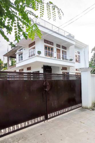 Basu's Manor