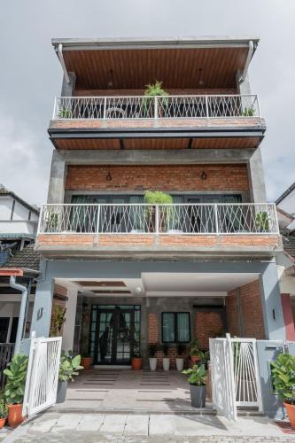 Bricks Guesthouse