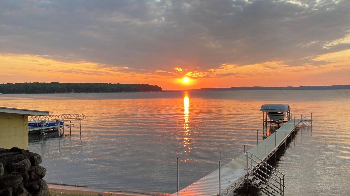 Contemporary cabin for family fun on Lake Miltona