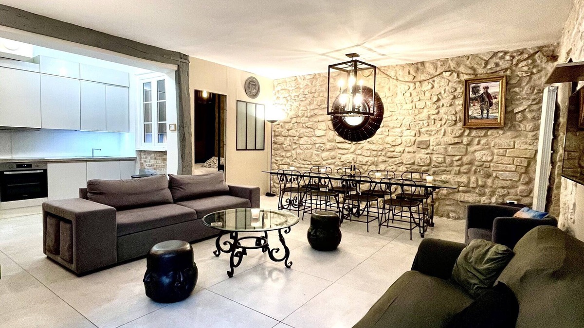 COURTYARD MAISON MARAIS 5 bedrooms + playground room