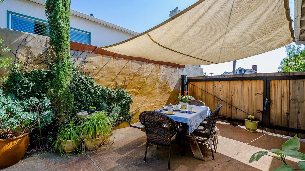 Downtown Charming Craftsman with Courtyard
