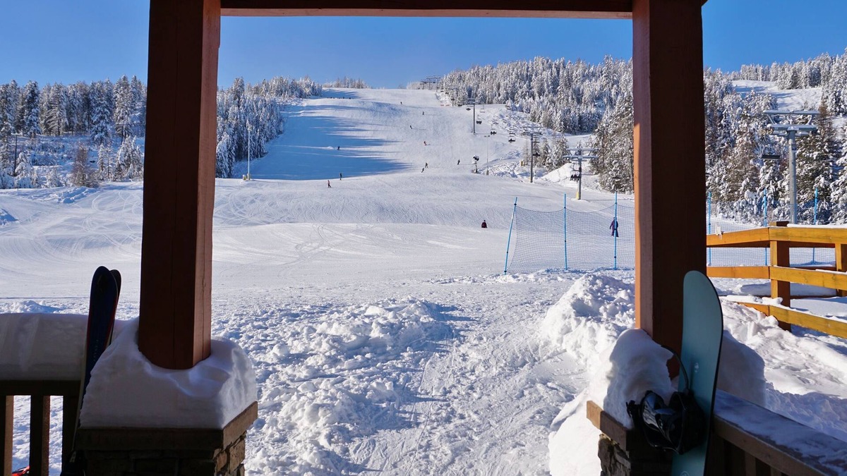 Great Location & Views - On KAR Ski Hill, End Unit - #16 @Sullivan Stone Lodge