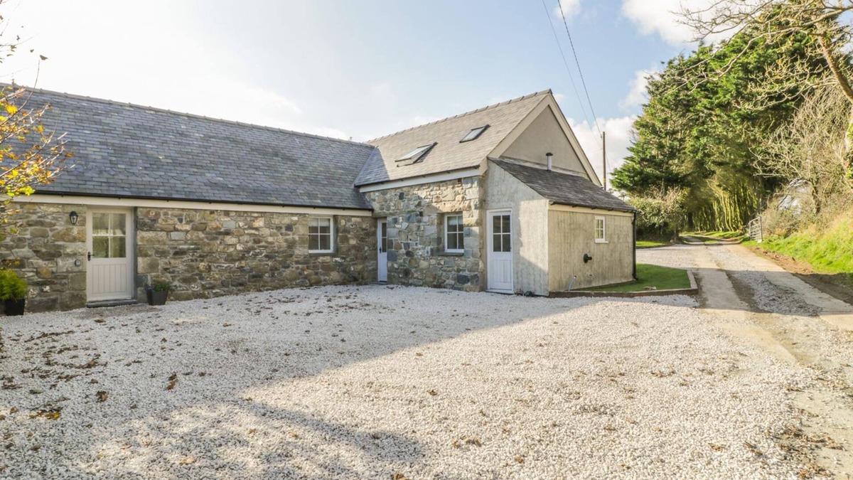 HORSESHOE COTTAGE, pet friendly, luxury holiday cottage in Abersoch
