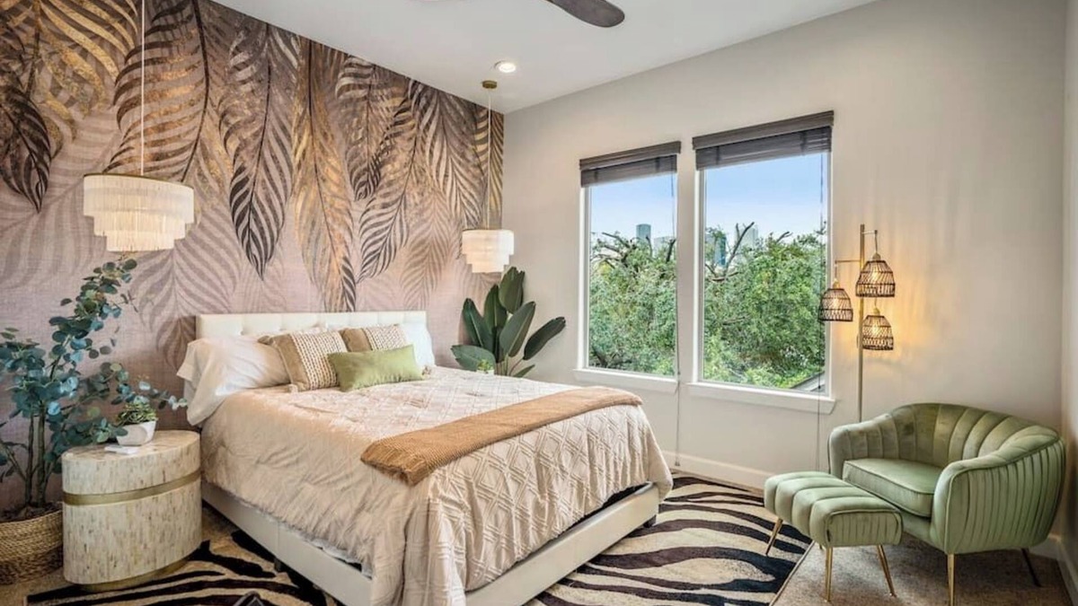 Posh Dtwn/Midtown Home w Stunning Roof-TopTerrace