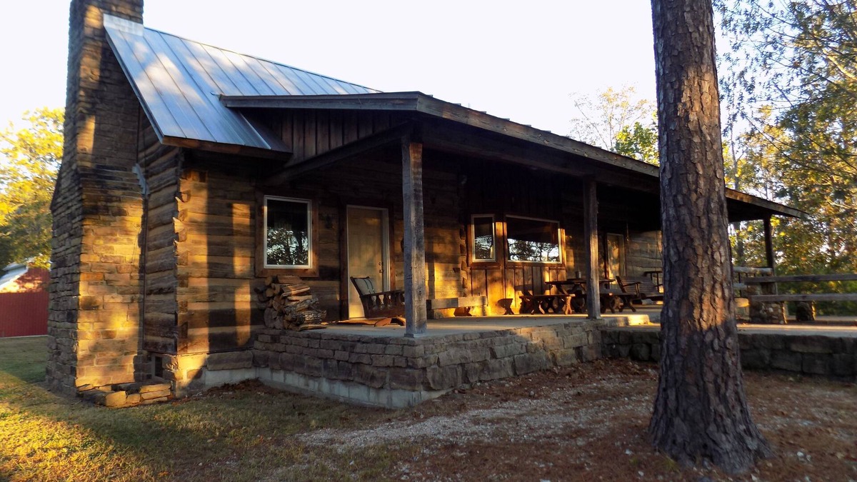 Secluded Cave Creek Cabin where you can Restore Your Soul, sleeps 17