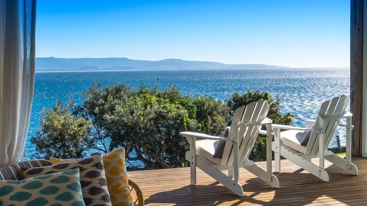 'South Pacific' Luxury Ocean Front Getaway