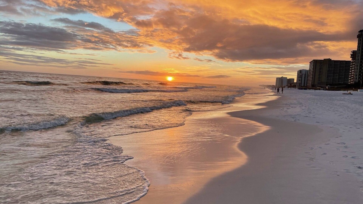 Sunrise and Sunset from our beautiful condo Gulf front, Spectacular views!