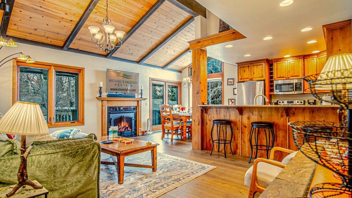 SV164 - Walk to Lifts & Town - Hot Tub & Pool