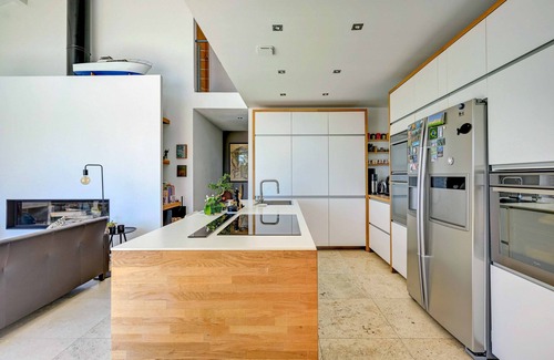 Est House | Elegant Retreat Steps from Historic Aix-en-Provence