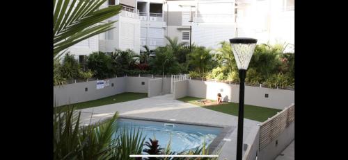 L'Ermitage-les-Bains Apartment | Seaside Escape: Vibrant Apartment Steps from the Lagoon