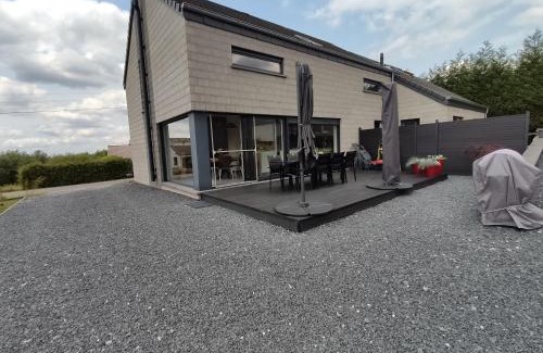 Manhay House | Discover À l'orée de la Fôret: Oceanfront Bliss Awaits