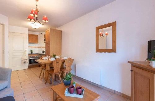 Vielle-Aure Apartment | Cosy À Vielle Aure: Pool, Terrace & Close to Ski Lifts