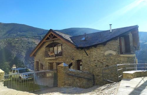 Rialp Apartment | Exceptional Àtic el Paller de Llau | Child-Friendly Retreat