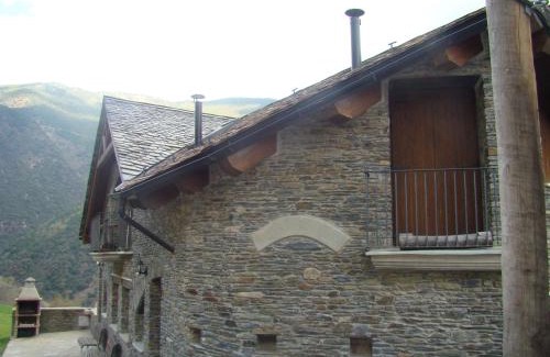 Rialp Apartment | Exceptional Àtic el Paller de Llau | Child-Friendly Retreat