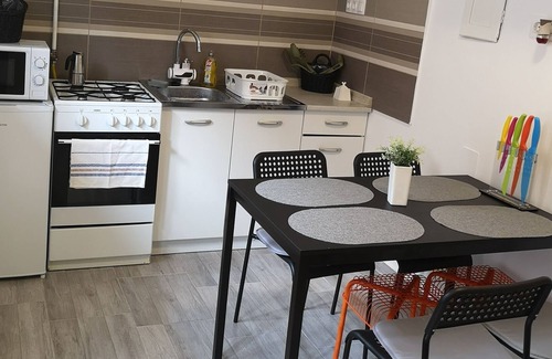 Gyula Apartment | Top-Rated Á-B Apartman: Spa & Family-Friendly Amenities