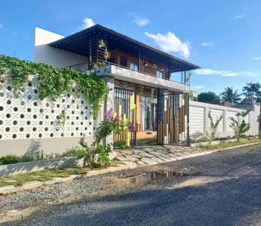 Tay Ninh Villa | Relax at Á Châu Homestay with Oceanfront Views and Pool