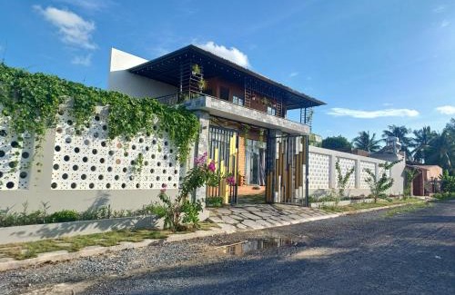 Tay Ninh Villa | Relax at Á Châu Homestay with Oceanfront Views and Pool