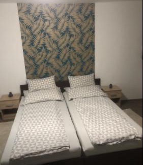 Kisujszallas Apartment | Pet-Friendly Ági fogadó: Highly Rated & Budget-Friendly Stay