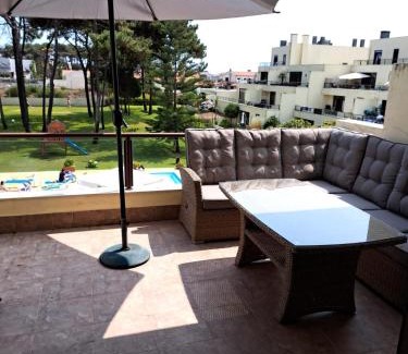 Esmoriz Apartment | Charming Água Azul: Oceanfront Relaxation with Pool Access