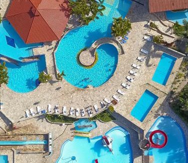 Governador Celso Ramos Hotel | Relax at Águas de Palmas Resort with Ocean Views & Pool
