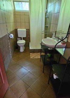 Many Apartment | Dreamy Álomvölgy: Family-Friendly with Breakfast & Hot Tub