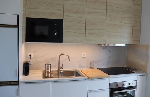 Arvore House | Relax at Árvore Cozy with Garden & Hot Tub Amenities