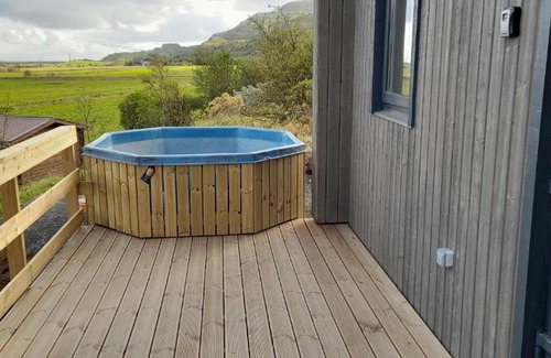 Southern Region Apartment | Family-Friendly Ásólfsstaðir with Inviting Hot Tub Retreat