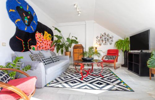 Ensanche Centro Apartment | Bright ÁTICO in SOHO: Top-Rated Family-Friendly Retreat