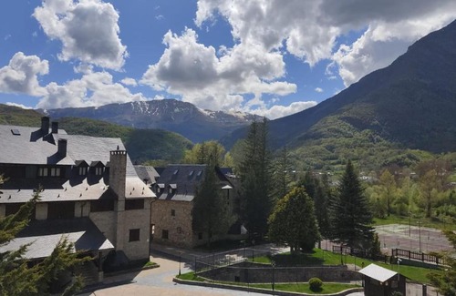 Linsoles Apartment | Cozy Duplex Retreat at Casa Ximet with Pool Access