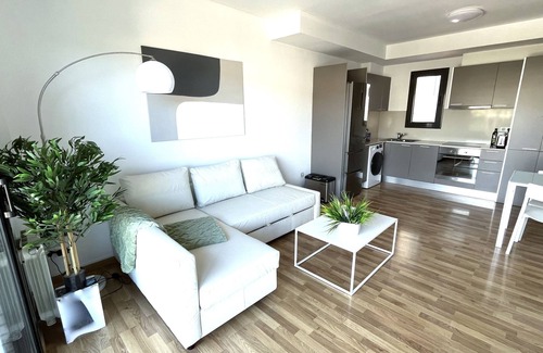 Terrassa Apartment | Stylish Ático/Dúplex with Terrace and Spa Amenities