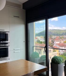 Olot Apartment | Stylish Penthouse with Terrace in Central Olot - 4 Stars