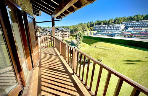 La Molina Apartment | Inviting Duplex at the Foot of Ski Slopes with Spa