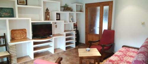 Saravillo Apartment | Stunning Ático-Duplex Basa la Mora with Pool & Family Fun