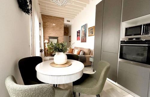 Triana Apartment | Stylish Ático Duplex Triana in Sevilla with Family Amenities