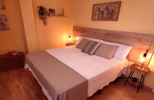 Explanada de la Estacion Apartment | Central Málaga Retreat with Family-Friendly Amenities