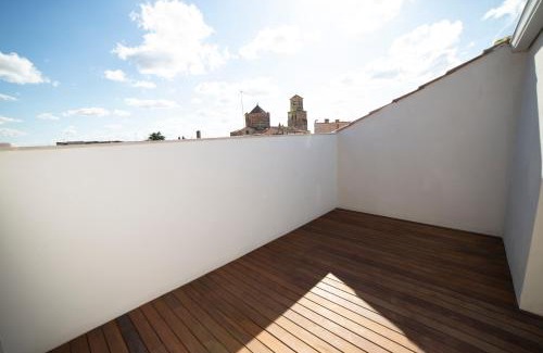 Toro Apartment | Inviting Ático in Plaza de Toro with Garage & Pet-Friendly