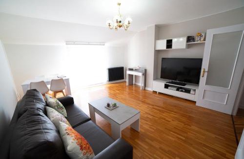 Toro Apartment | Inviting Ático in Plaza de Toro with Garage & Pet-Friendly