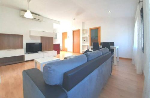 Monzon Apartment | Experience Ático en Monzón: Pet-Friendly Retreat with Top Ratings