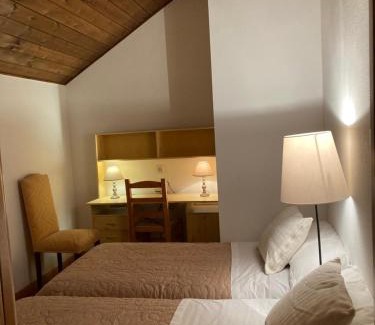 Jaca Apartment | Family-Friendly Ático Jaca Steps from Ciudadela