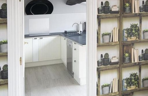 Tudela Apartment | Discover Ático La Mejana: Family-Friendly with Hot Tub