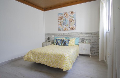 Los Abrigos Apartment | Oceanfront Retreat: ÁTICO LAS ALGAS with Ocean View