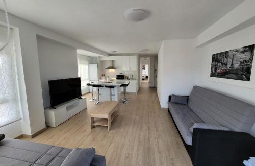 Alcantarilla Apartment | Inviting ÁTICO on Eighth Floor with Scenic Mountain Views