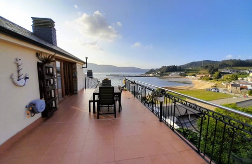 O Vicedo Apartment | Seaside Getaway: Ático Sobre el Mar Cantábrico Retreat