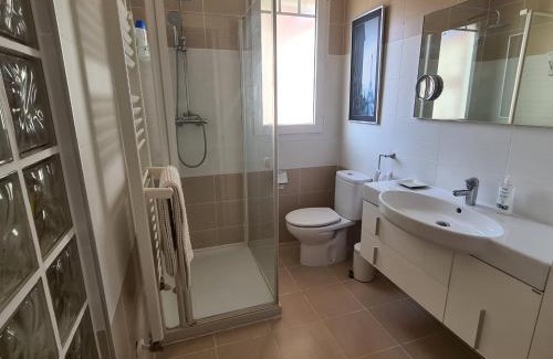 Somo Apartment | Oceanfront Ático Somo Beach: Pet-Friendly Paradise Awaits