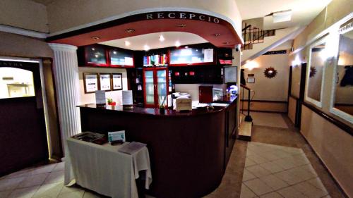 Harkany Hotel | Cozy Átrium Hotel Harkány: Family-Friendly with Hot Tub