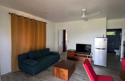 Teahupoo Cabin | Relax at Ânani - Mirimiri Lodge with Family-Friendly Amenities