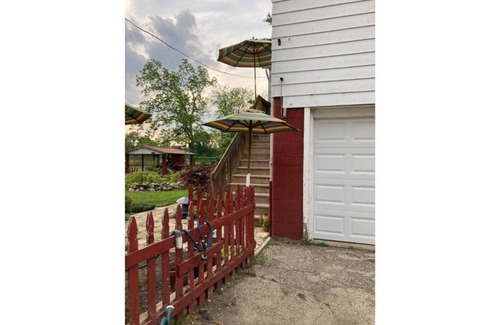 Groveport Apartment | Idyllic Ä Hideaway: Guest Rated 9.8 with Spa & Kitchen