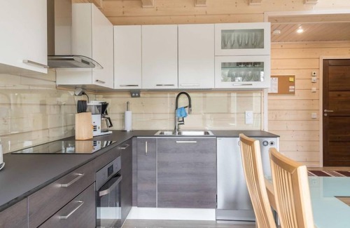 Akaslompolo House | Idyllic Äkäsmartti by Interhome: Spa & Lake View Retreat