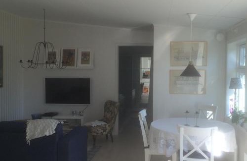 Vasterlanda House | Discover Älvbacken: Pet-Friendly Retreat with Hot Tub