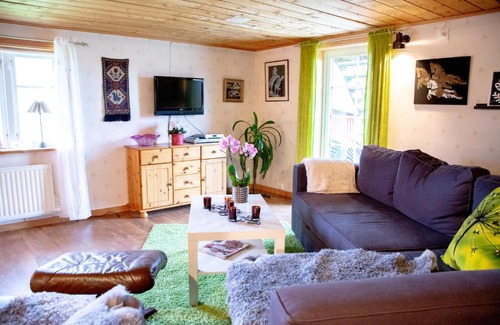 Vaxtorp House | Cozy Ängagården Gårdshuset with Family-Friendly Amenities